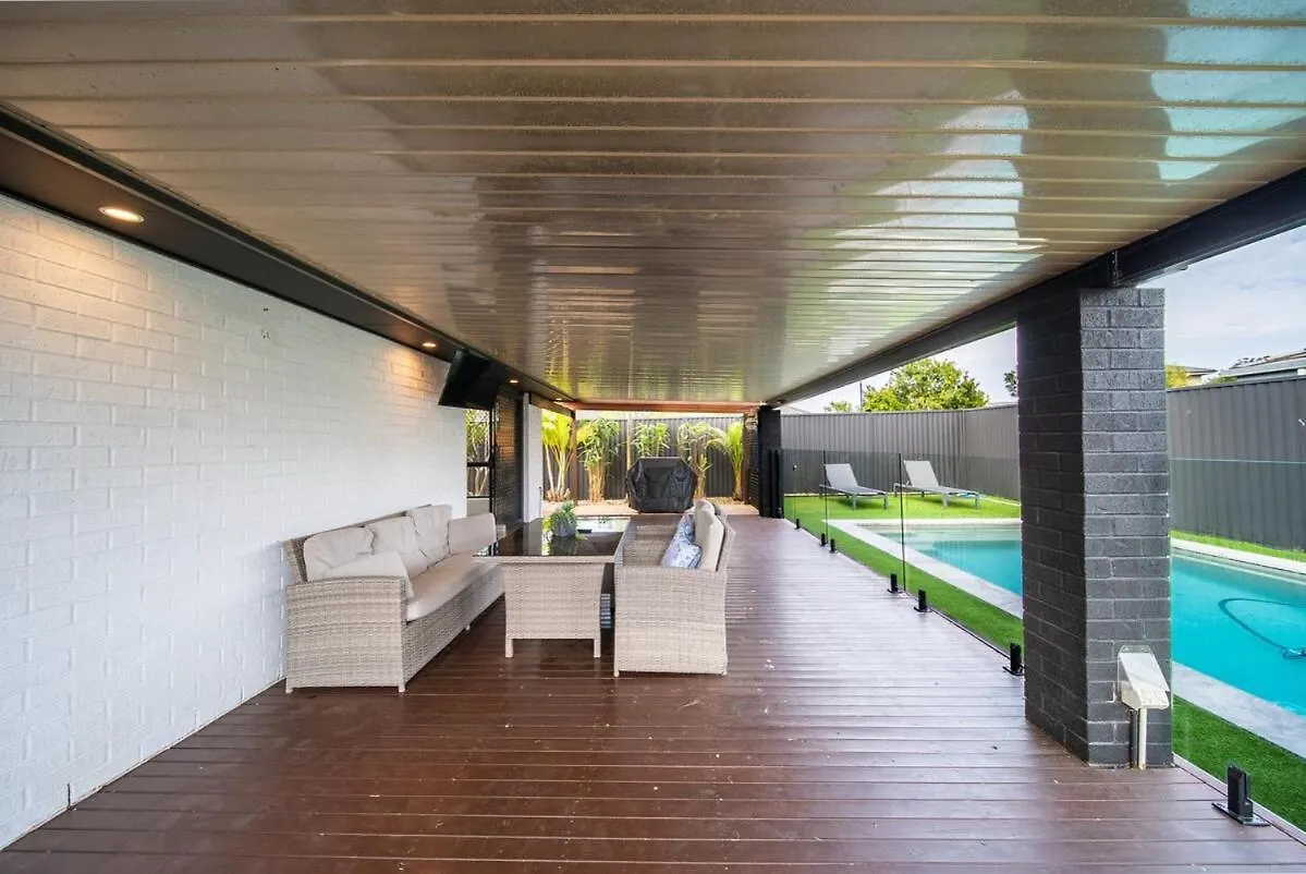 Little Coastal Boho Home - Neverending Summer Fun Near Themeparks & Close To M1 Exit Pimpama 0*,  Australia