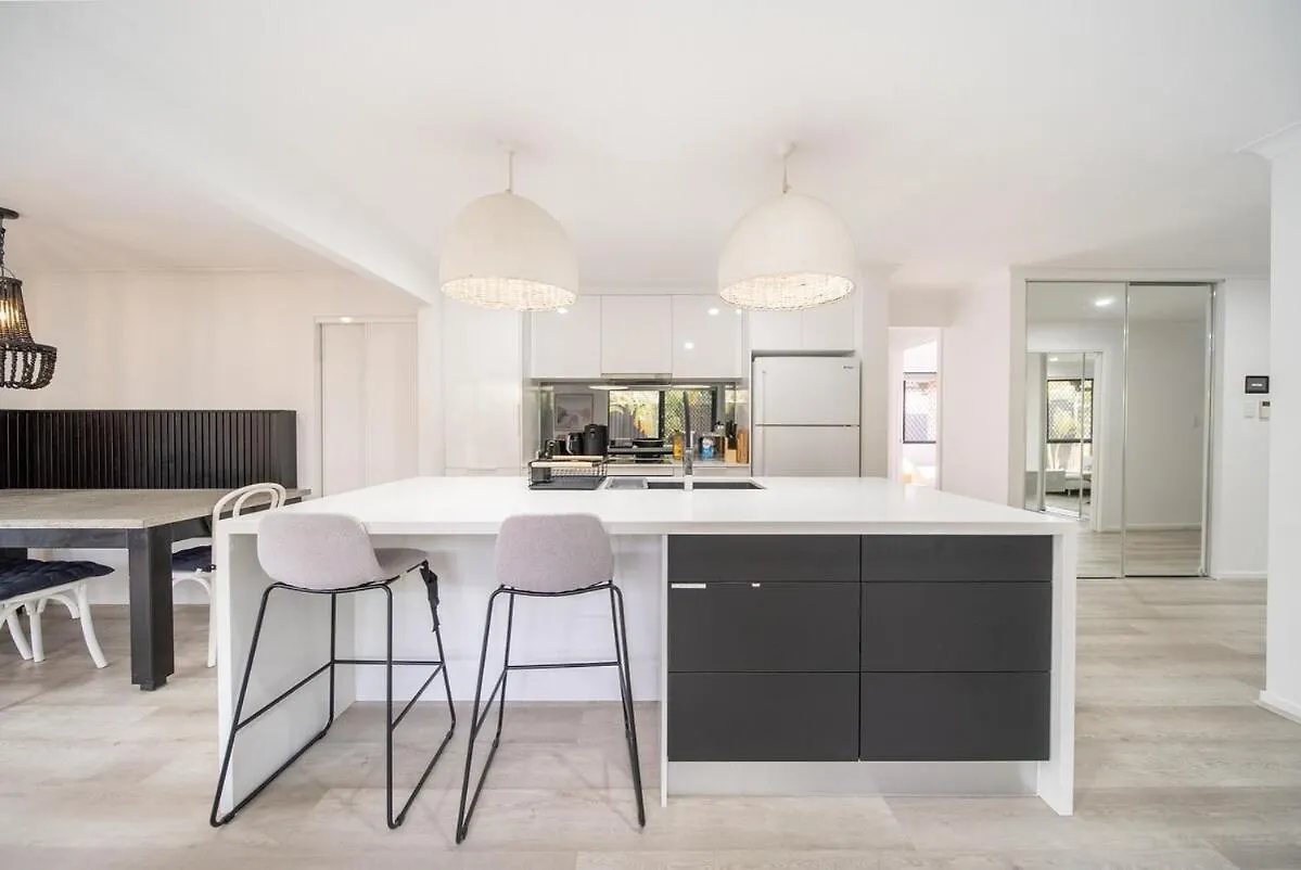 Little Coastal Boho Home - Neverending Summer Fun Near Themeparks & Close To M1 Exit Pimpama