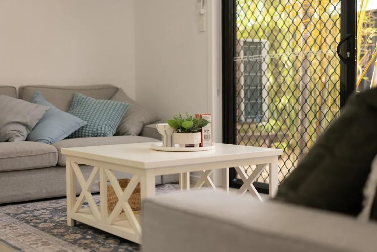 Little Coastal Boho Home - Neverending Summer Fun Near Themeparks & Close To M1 Exit Pimpama 0*,  Australia