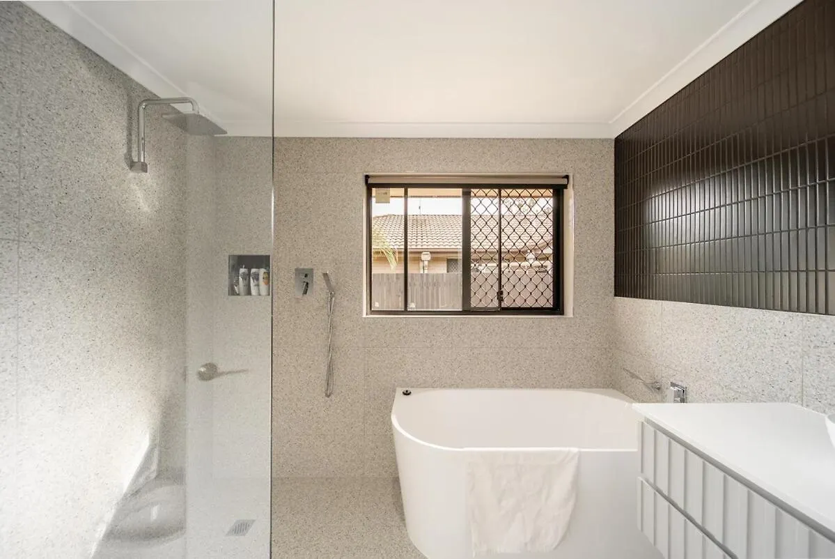 Little Coastal Boho Home - Neverending Summer Fun Near Themeparks & Close To M1 Exit Pimpama 0*,  Australia