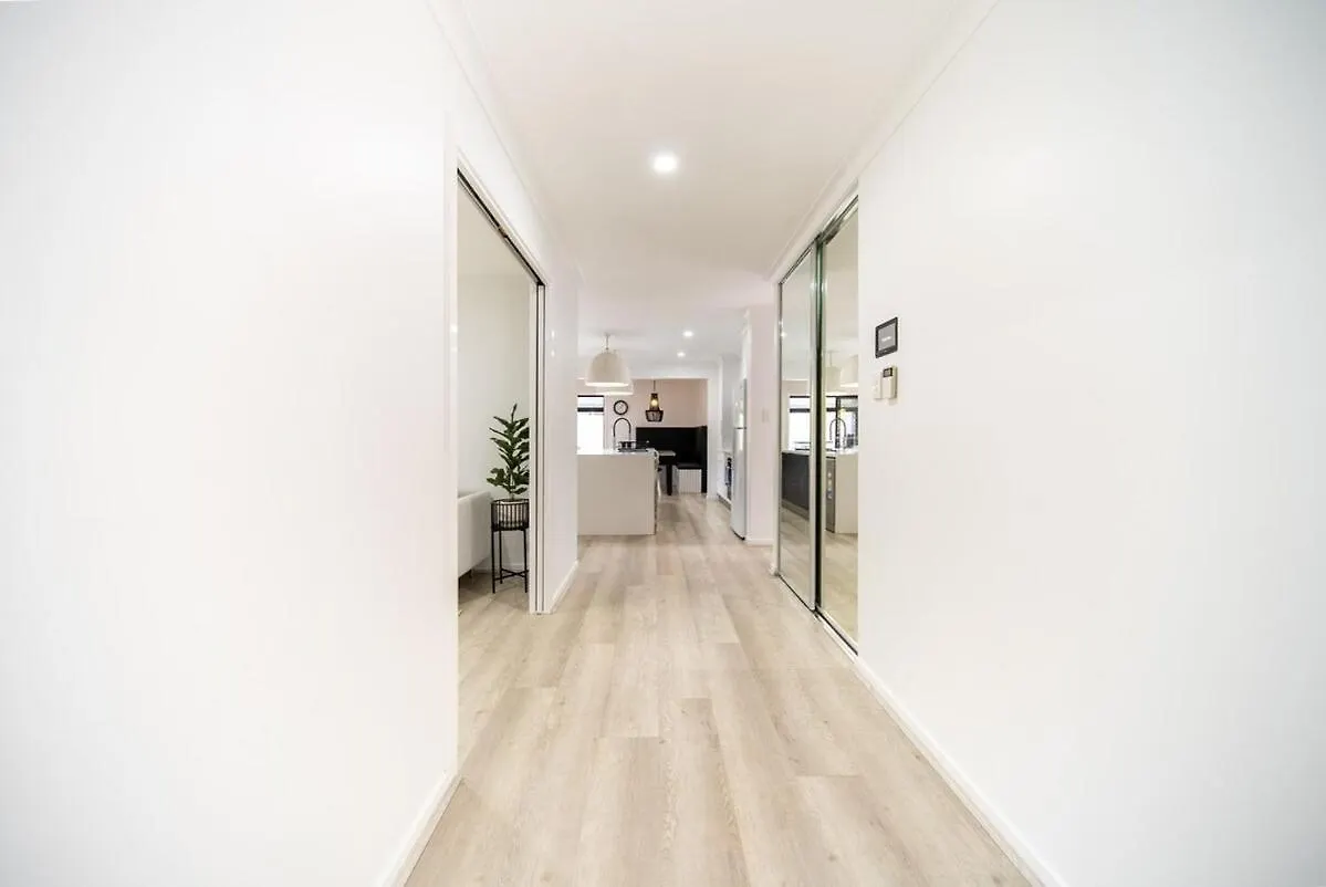 Little Coastal Boho Home - Neverending Summer Fun Near Themeparks & Close To M1 Exit Pimpama